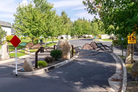 View/Area - 110 E Sapphire Ln, Spokane, WA 99208 photo 3 of 7