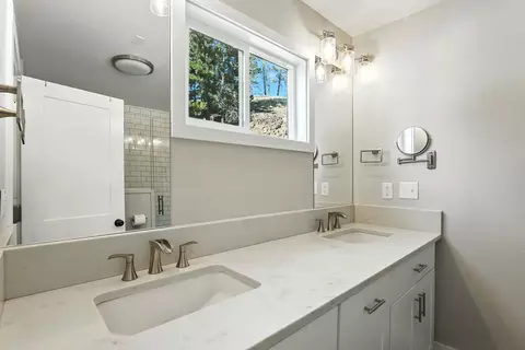 Bath - 2206 E Pine Hill Ln, Spokane, WA 99224 photo 1 of 2