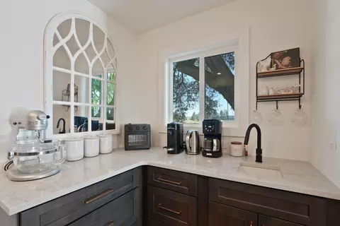 Kitchen - 2206 E Pine Hill Ln, Spokane, WA 99224 photo 2 of 2