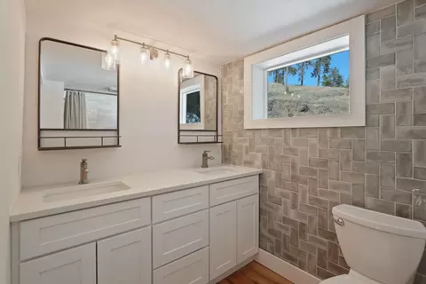 Bath - 2206 E Pine Hill Ln, Spokane, WA 99224 photo 2 of 2