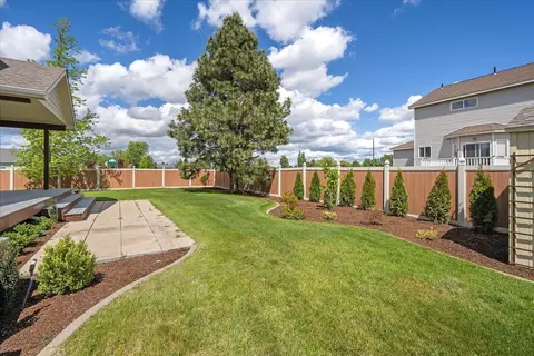 Exterior - 7614 N G St, Spokane, WA 99208 photo 6 of 9