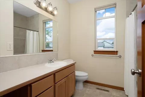 Bath - 7614 N G St, Spokane, WA 99208 photo 3 of 4