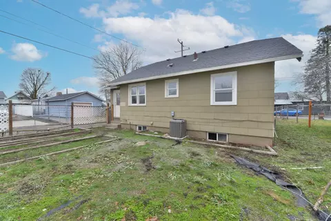 Exterior - 2018 E Wabash Ave, Spokane, WA 99207 photo 1 of 2