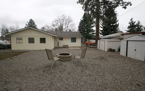Exterior - 1422 4th St, Cheney, WA 99004 photo 4 of 8