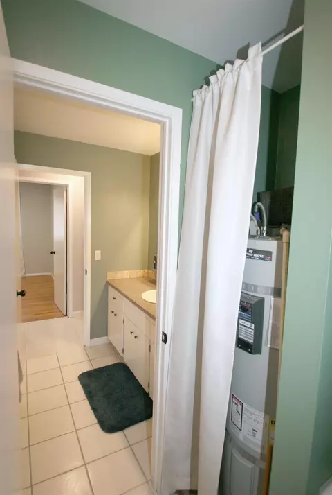 Bath - 1422 4th St, Cheney, WA 99004 photo 3 of 3