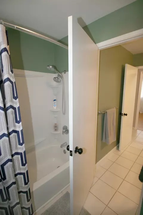 Bath - 1422 4th St, Cheney, WA 99004 photo 2 of 3