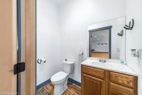 Bath - 393958 20 Hwy, Cusick, WA 99119 photo 1 of 2