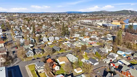 View/Area - 1012 E Augusta Ave, Spokane, WA 99207 photo 7 of 9