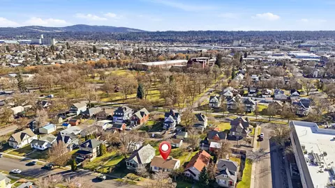 View/Area - 1012 E Augusta Ave, Spokane, WA 99207 photo 4 of 9