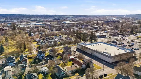 View/Area - 1012 E Augusta Ave, Spokane, WA 99207 photo 3 of 9