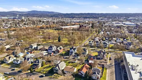 View/Area - 1012 E Augusta Ave, Spokane, WA 99207 photo 5 of 9