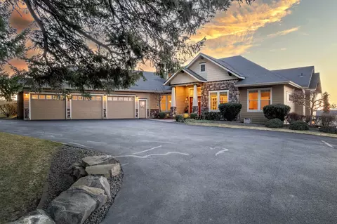 3311 E Chisholm Ln, Spokane, WA 99223