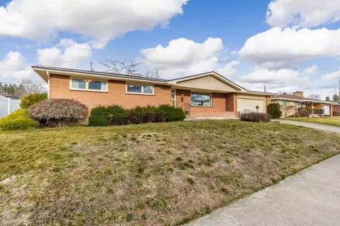 5914 N Fleming St, Spokane, WA 99205