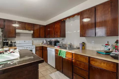 Kitchen - 1723-1725 E 13th Ave, Spokane, WA 99202 photo 2 of 4