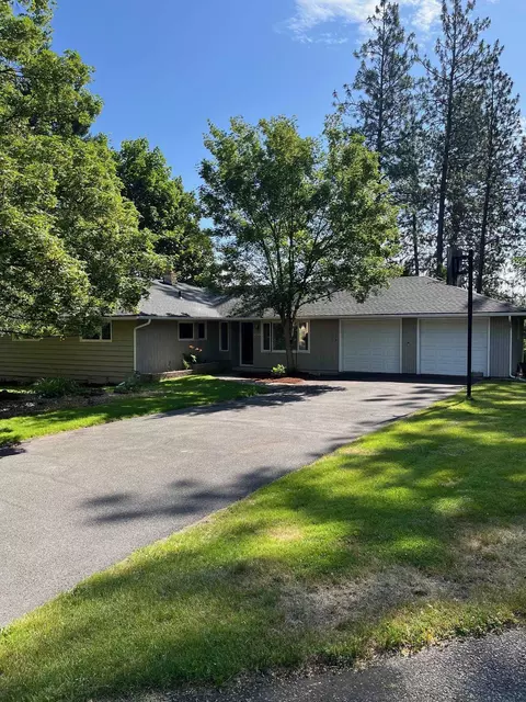 10520 N College Cir, Spokane, WA 99218