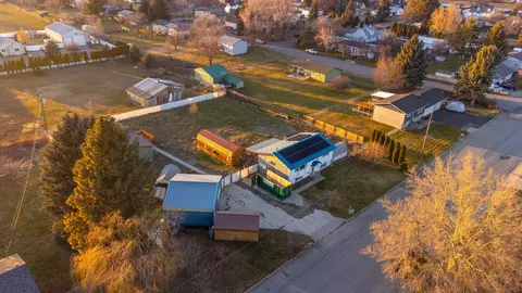 4907 N Chase Rd, Newman Lake, WA 99025