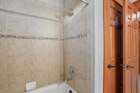 Bath - 821 E Westcrest Rd, Colbert, WA 99005 photo 2 of 5