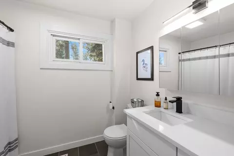 Bath - 11224 E 18th Ave, Spokane Valley, WA 99206 photo 1 of 1