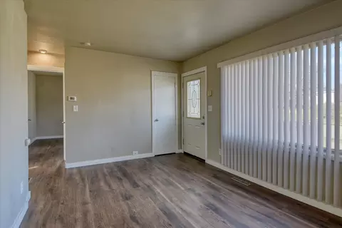 Living - 3812 E Frederick Ave, Spokane, WA 99217 photo 1 of 3