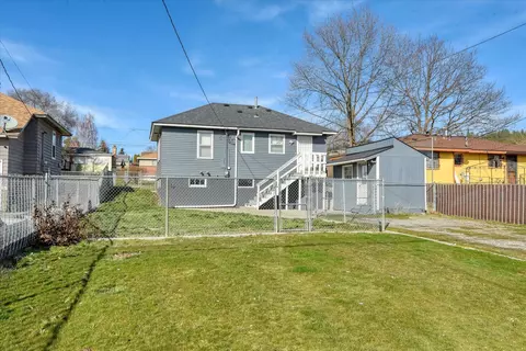 Exterior - 3812 E Frederick Ave, Spokane, WA 99217 photo 6 of 9