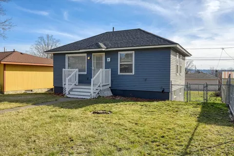 Exterior - 3812 E Frederick Ave, Spokane, WA 99217 photo 2 of 9