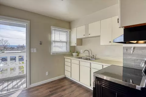Kitchen - 3812 E Frederick Ave, Spokane, WA 99217 photo 1 of 3