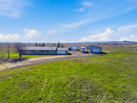 52490 Euclid Rd, Reardan, WA 99029