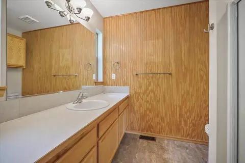 Bath - 497 E Stutler Rd, Spokane, WA 99224 photo 1 of 2