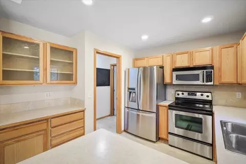 Kitchen - 497 E Stutler Rd, Spokane, WA 99224 photo 2 of 4