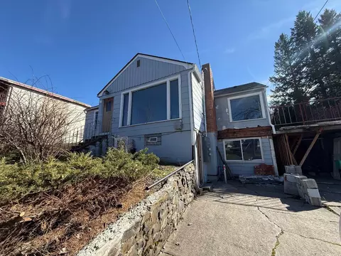 1275 NE Valley Rd, Pullman, WA 99163