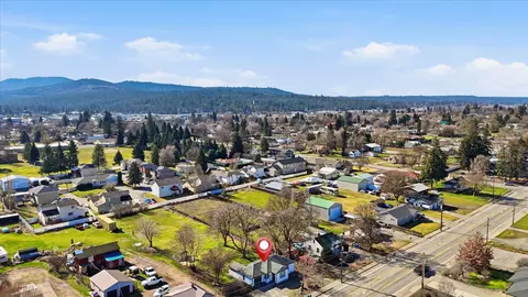View/Area - 9816 E Broadway Ave, Spokane Valley, WA 99206 photo 3 of 4