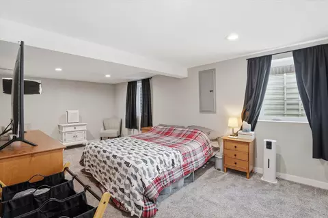 Bedroom - 9816 E Broadway Ave, Spokane Valley, WA 99206 photo 2 of 3