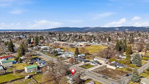 View/Area - 9816 E Broadway Ave, Spokane Valley, WA 99206 photo 4 of 4