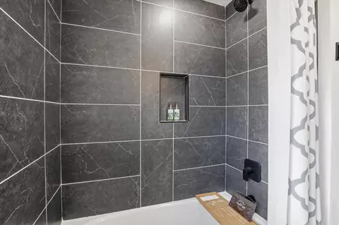 Bath - 9816 E Broadway Ave, Spokane Valley, WA 99206 photo 2 of 4