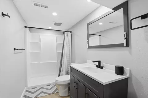 Bath - 9816 E Broadway Ave, Spokane Valley, WA 99206 photo 4 of 4