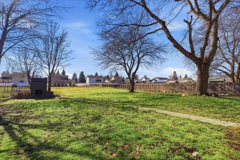 Exterior - 9816 E Broadway Ave, Spokane Valley, WA 99206 photo 5 of 9