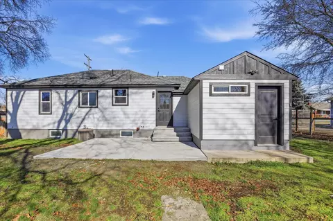 Exterior - 9816 E Broadway Ave, Spokane Valley, WA 99206 photo 4 of 9
