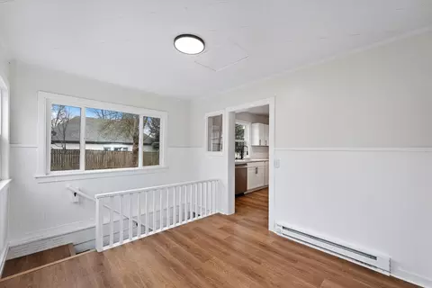 Entry Way - 320 S Crosby St, Tekoa, WA 99033 photo 2 of 3