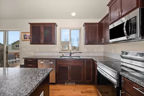 Kitchen - 9202 E Wabash Rd, Spokane, WA 99206 photo 3 of 3