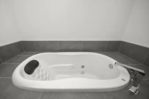 Bath - 9202 E Wabash Rd, Spokane, WA 99206 photo 6 of 6