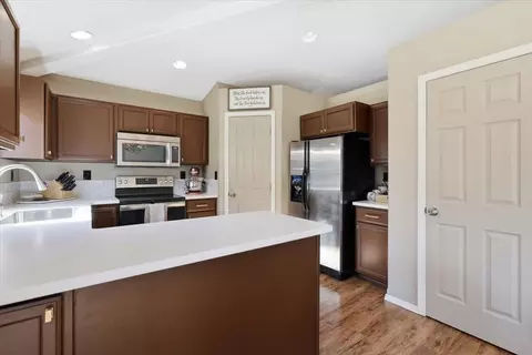 Kitchen - 3014 E Pineglen Ave, Mead, WA 99021 photo 2 of 3