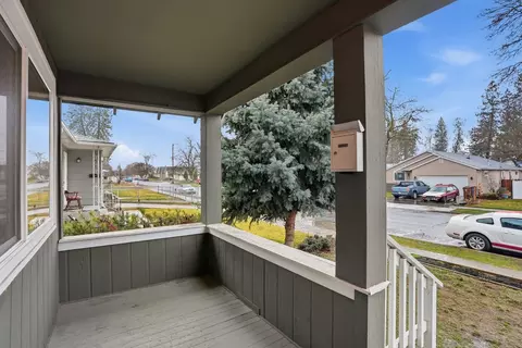 Exterior - 628 E Longfellow Ave, Spokane, WA 99207 photo 5 of 9