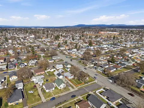 View/Area - 923 E Walton Ave, Spokane, WA 99207 photo 7 of 12