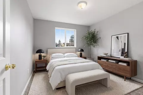 Bedroom - 923 E Walton Ave, Spokane, WA 99207 photo 4 of 6