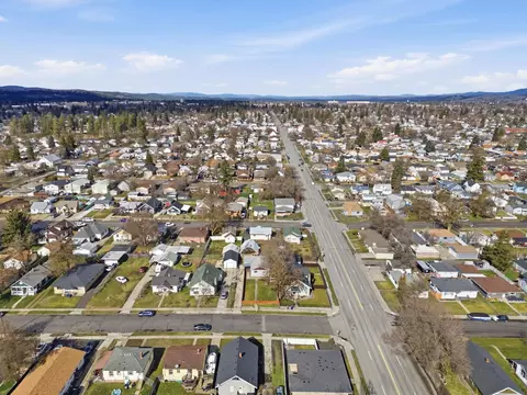 View/Area - 923 E Walton Ave, Spokane, WA 99207 photo 8 of 12