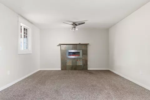 Living - 923 E Walton Ave, Spokane, WA 99207 photo 2 of 5