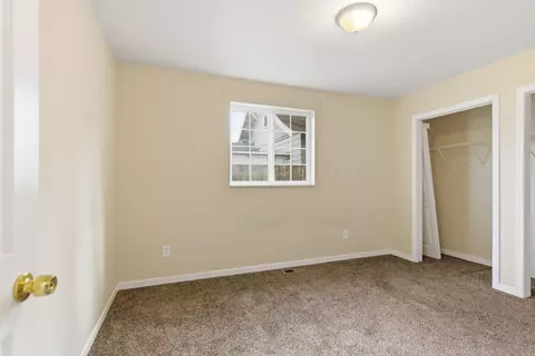 Bedroom - 923 E Walton Ave, Spokane, WA 99207 photo 2 of 6