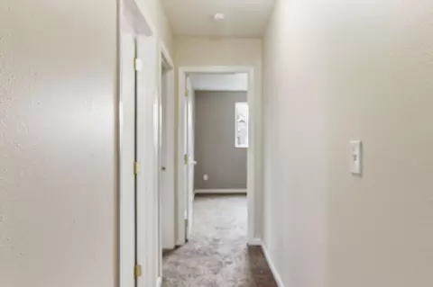 Entry Way - 923 E Walton Ave, Spokane, WA 99207 photo 1 of 2