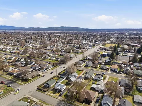 View/Area - 923 E Walton Ave, Spokane, WA 99207 photo 12 of 12