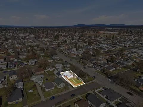 View/Area - 923 E Walton Ave, Spokane, WA 99207 photo 1 of 12